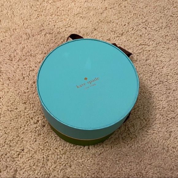 Kate Spade Box - Picture 3 of 5